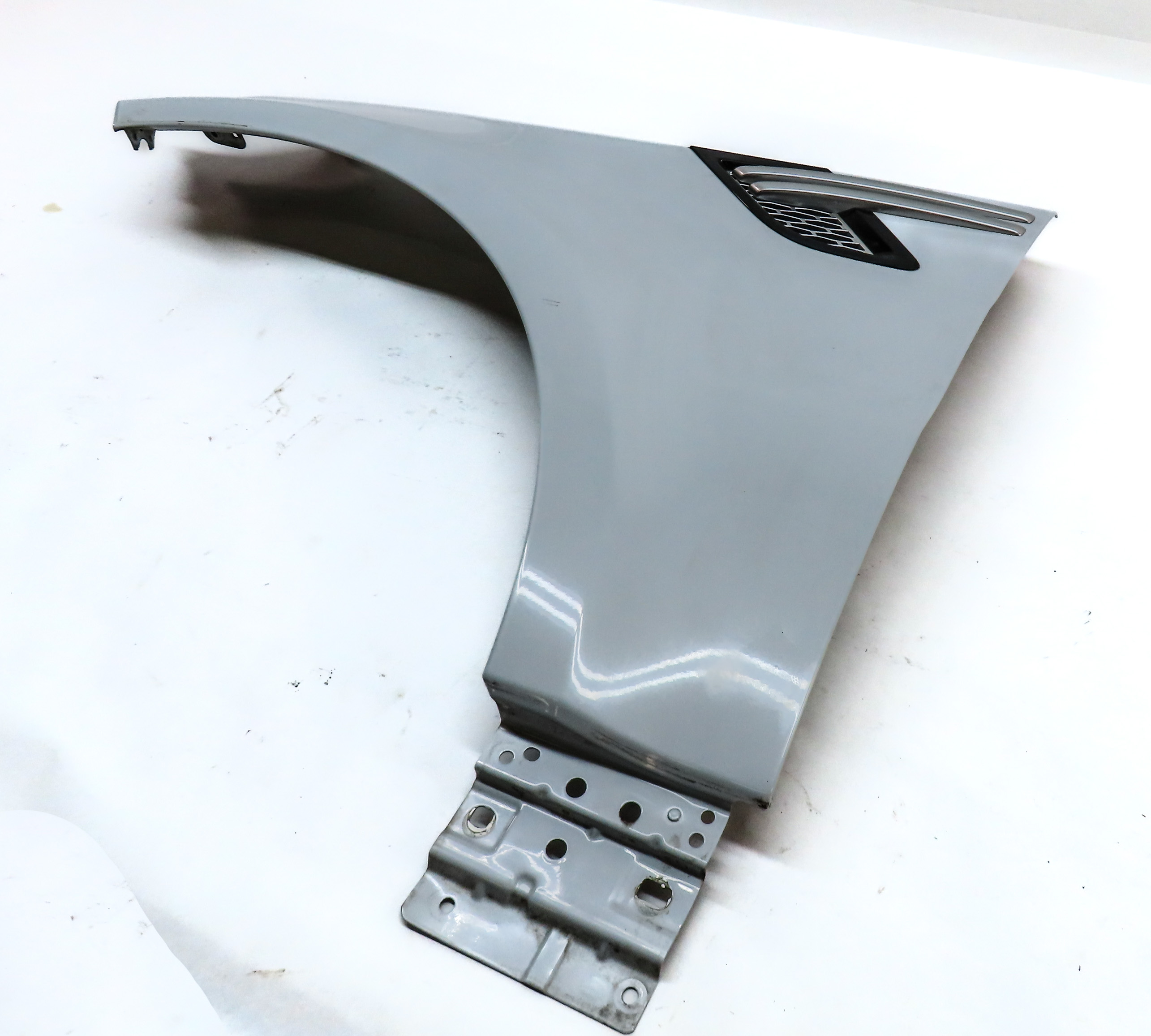 14-17 RANGE ROVER SPORT (L494) FRONT LEFT DRIVER FENDER w/ GRILLE VENT (White) — exact item pictured